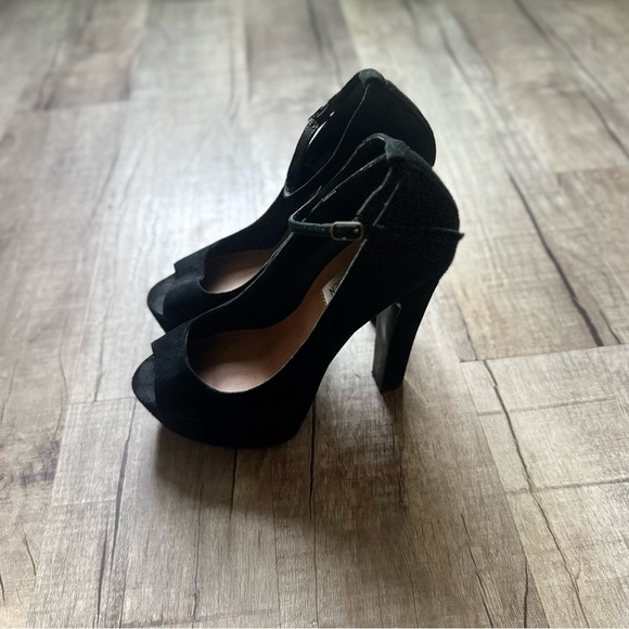 Elegant Black Peep-Toe Heels - Picture 5 of 15